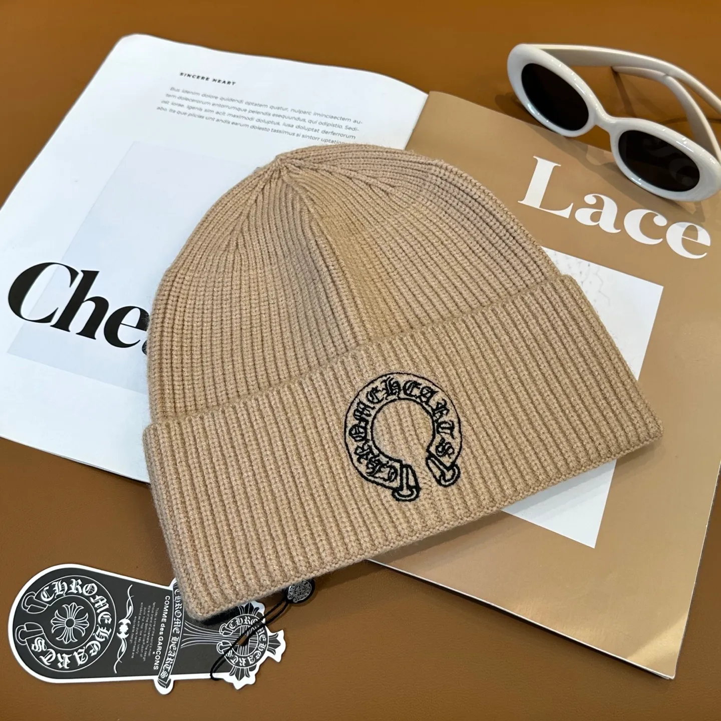 P50 🤍Chrome hearts new autumn and winter embroidered cross knitted hat🧶 One of the must-have hats in autumn and winter~ It really looks good on whoever wears it~, it is also a perfect match in black and white and gray in autumn~